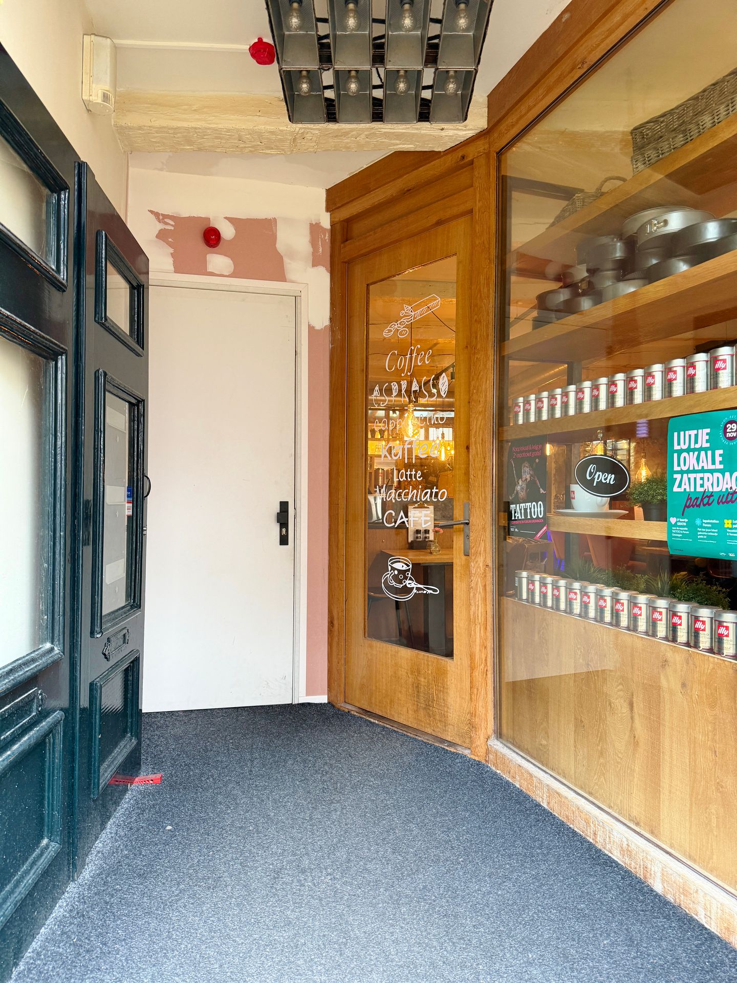 View photo 3 of Zwanestraat 26