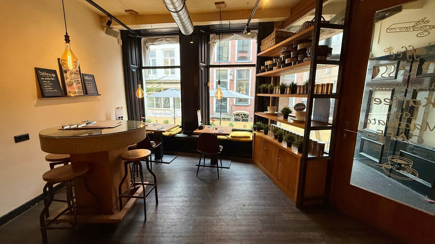 View photo 4 of Zwanestraat 26