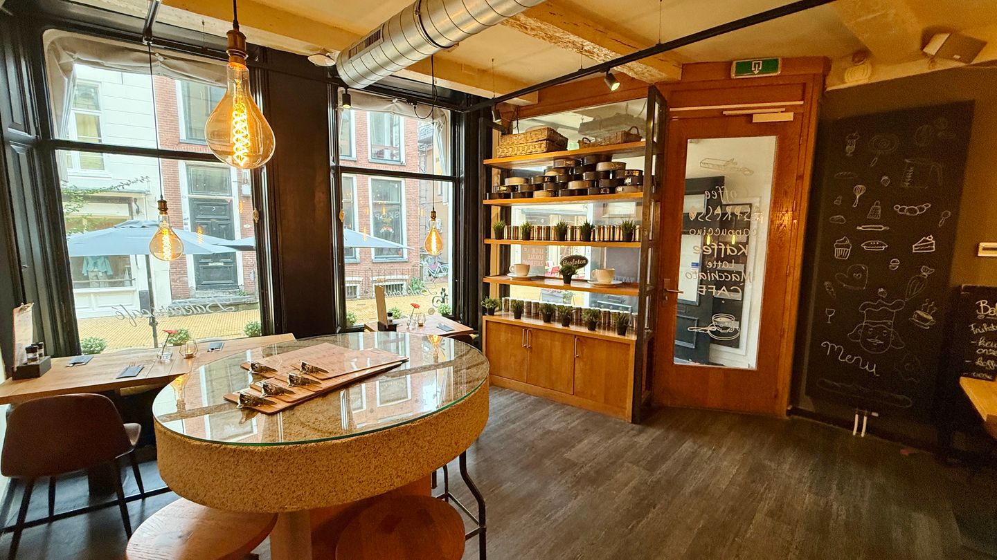 View photo 5 of Zwanestraat 26