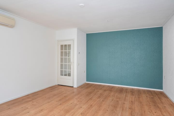 Photo 12 of Rosmolenstraat 38-III