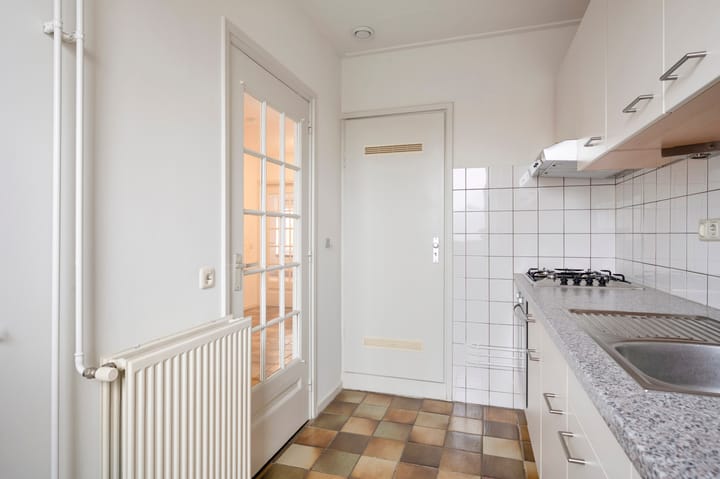 Photo 15 of Rosmolenstraat 38-III