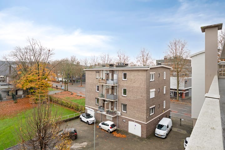 Photo 28 of Rosmolenstraat 38-III