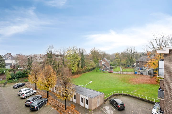 Photo 29 of Rosmolenstraat 38-III