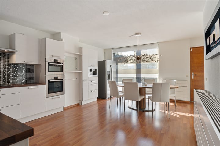 Photo 23 of Zus Braunstraat 32