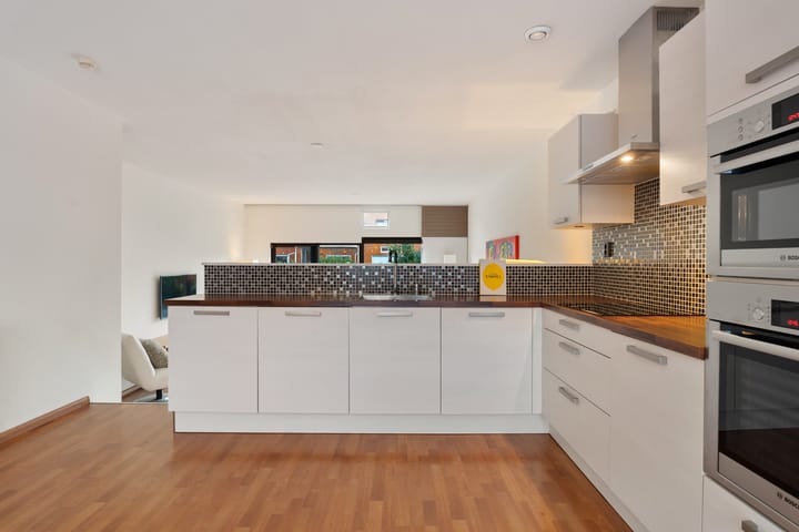 Photo 28 of Zus Braunstraat 32