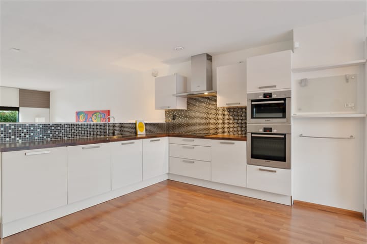 Photo 29 of Zus Braunstraat 32