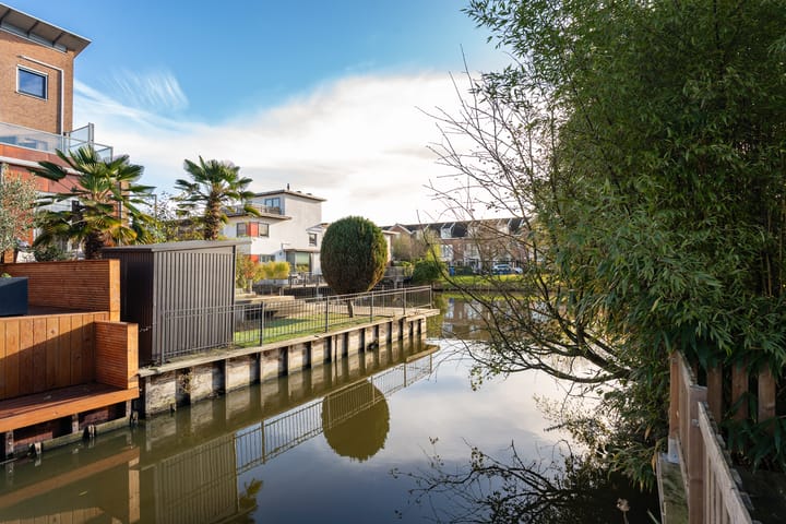 Photo 39 of Zus Braunstraat 32