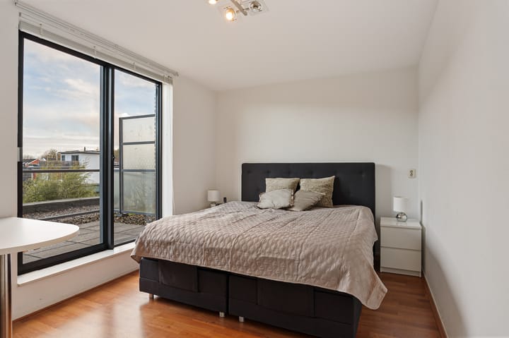 Photo 42 of Zus Braunstraat 32