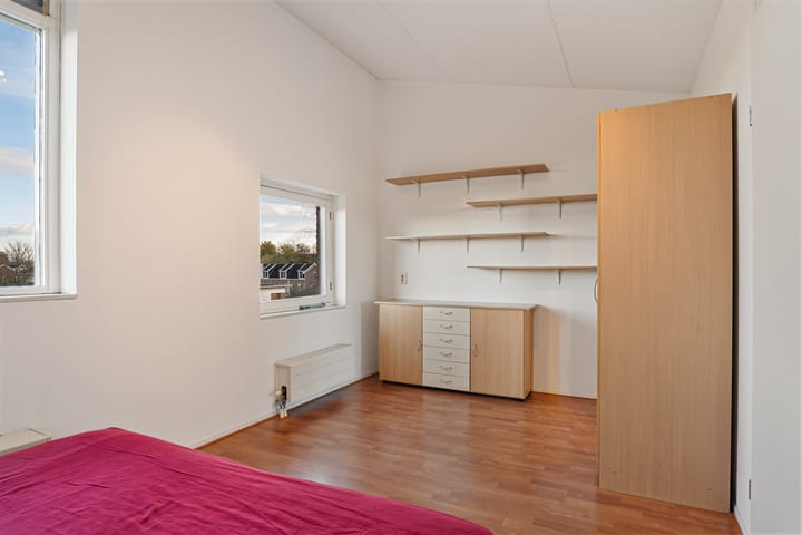 Photo 58 of Zus Braunstraat 32