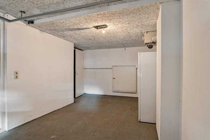 Photo 65 of Zus Braunstraat 32