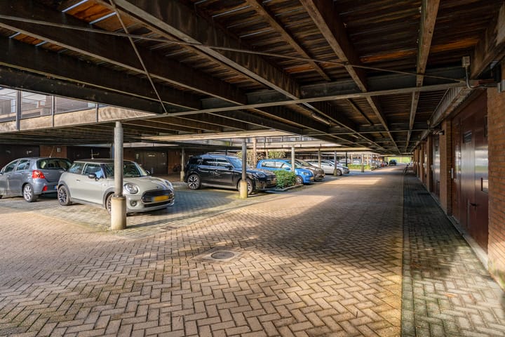 Photo 72 of Zus Braunstraat 32