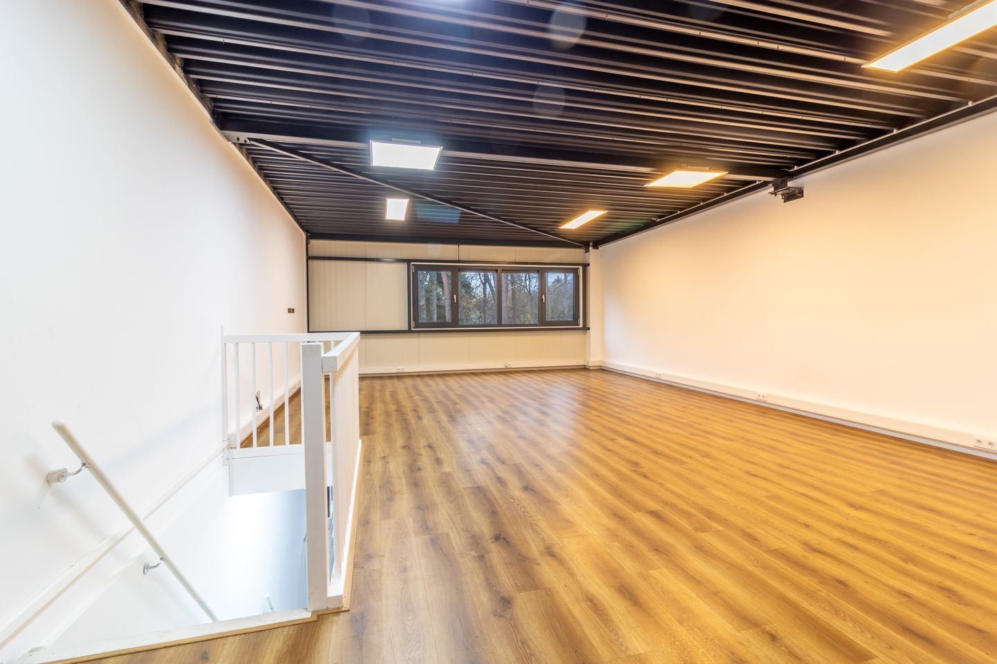 View photo 2 of Amersfoortsestraat 76-40