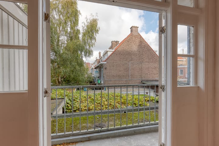 Foto 10 van Lorentzplein 9