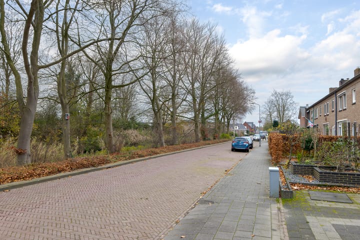 Photo 43 of Allee 70