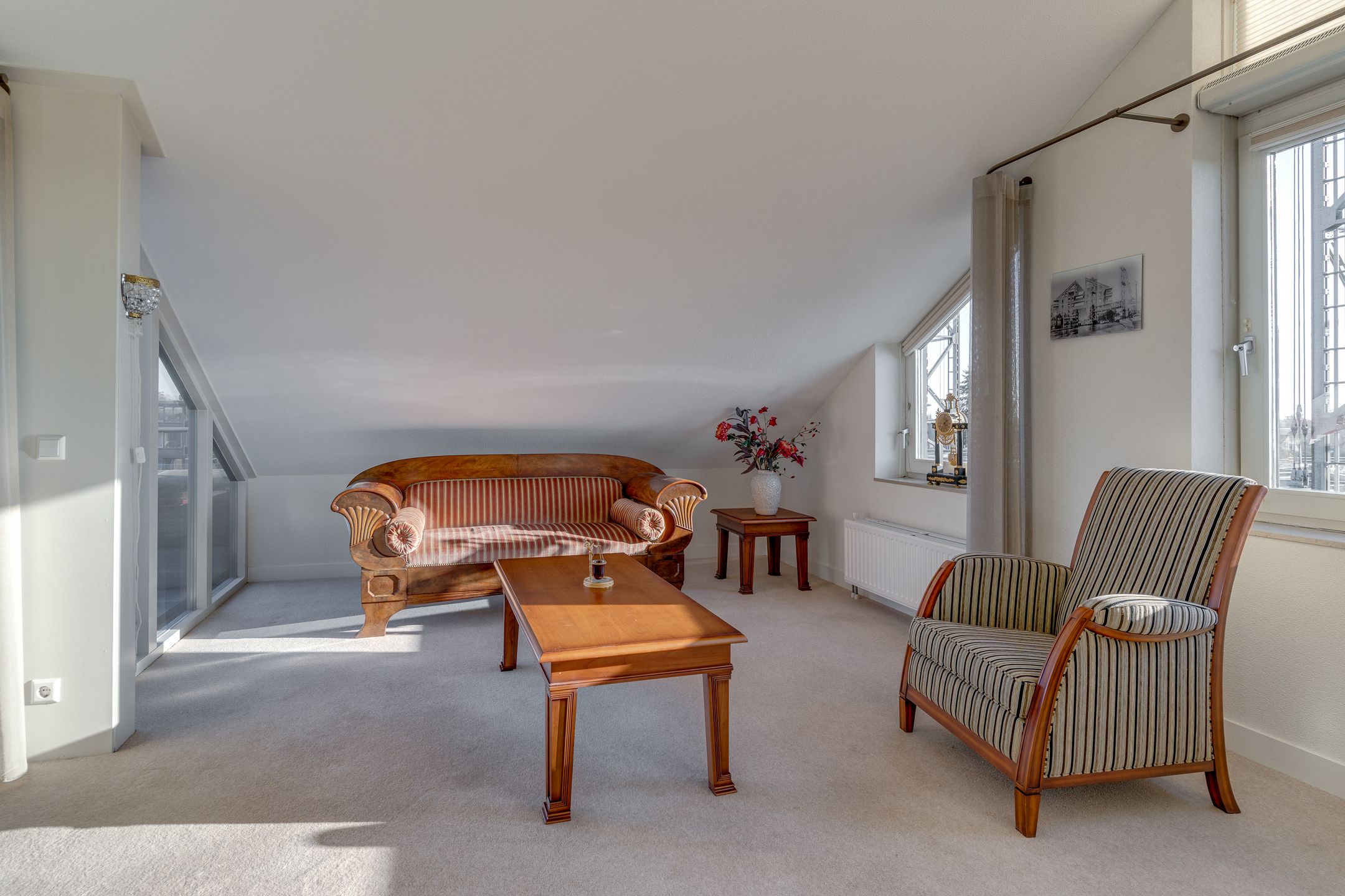 Foto 12 van Kerkplein 30