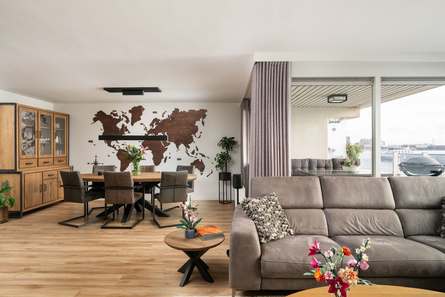 Photo 4 of Maasboulevard 178