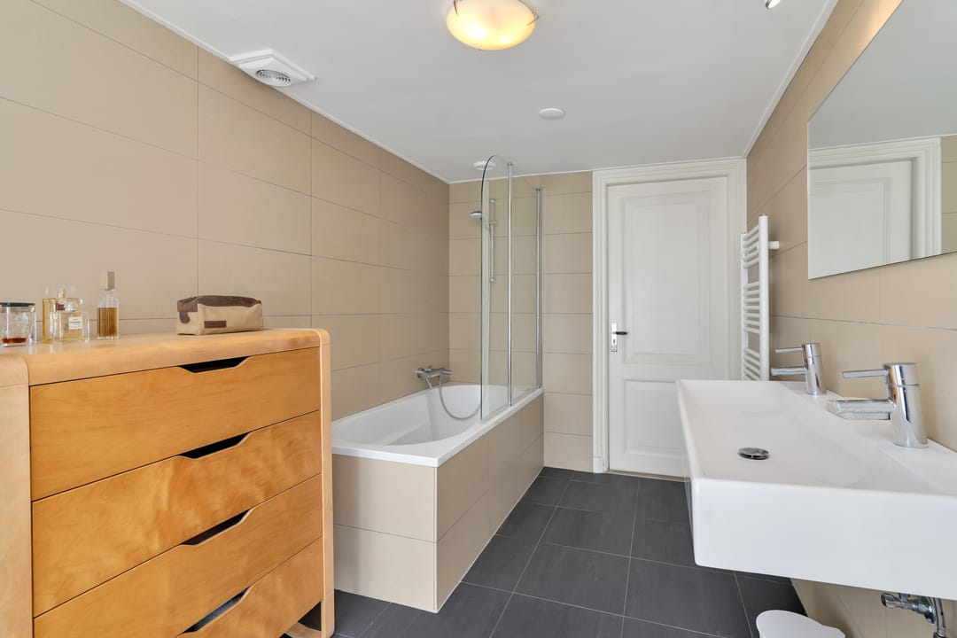 Foto 28 van Borneostraat 215