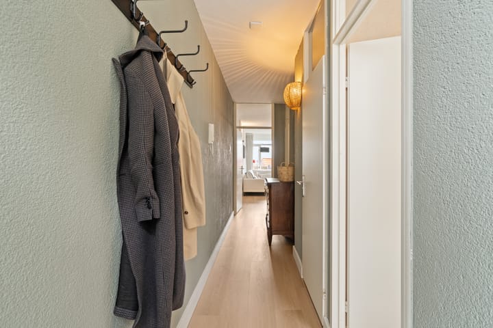 Foto 13 van Jan van Henegouwenweg 64