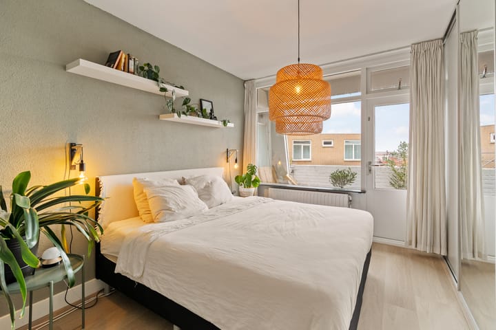 Foto 15 van Jan van Henegouwenweg 64