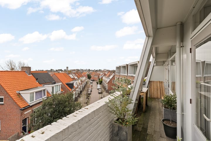 Foto 17 van Jan van Henegouwenweg 64