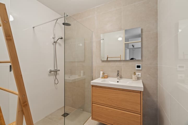 Foto 18 van Jan van Henegouwenweg 64