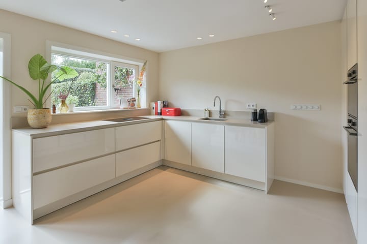 Photo 14 of Stationsweg 17