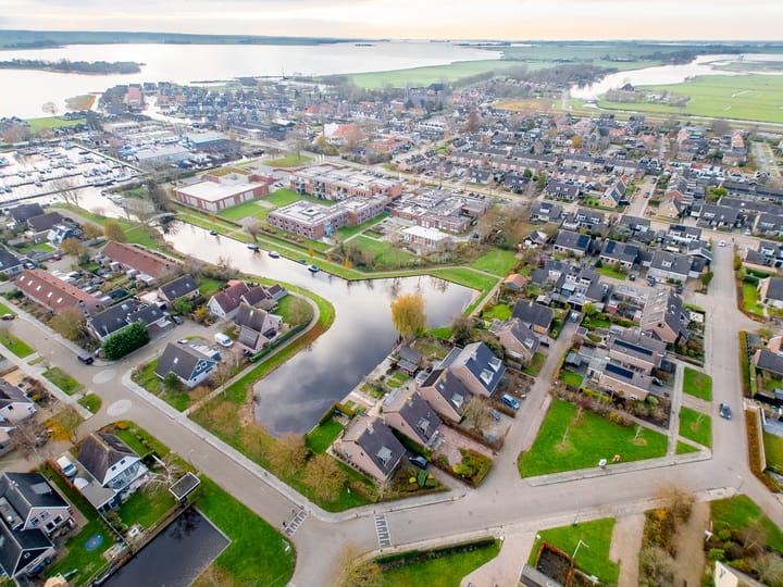 Photo 2 of Molefinne 42