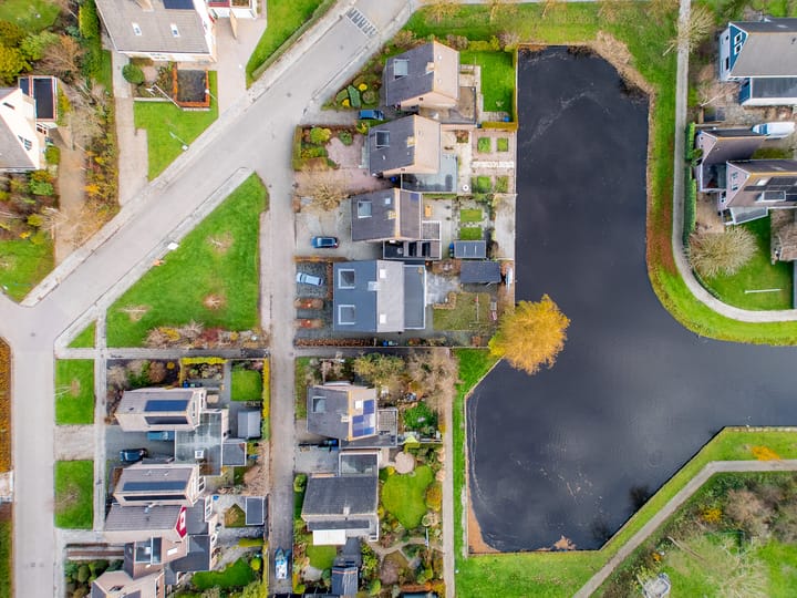 Photo 41 of Molefinne 42