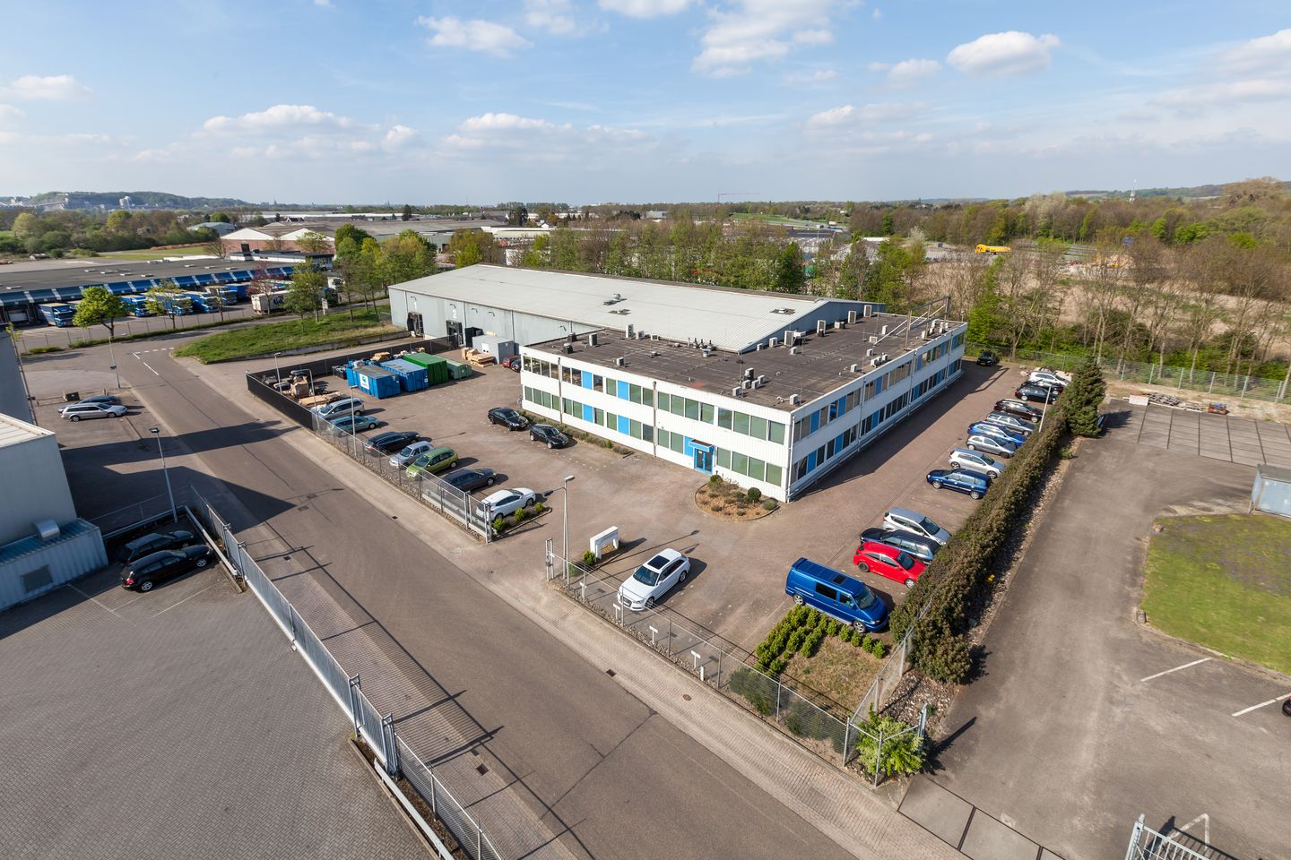 Bekijk foto 1 van Veilingweg 1