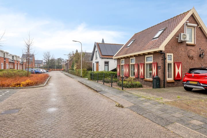 Photo 36 of Kerkweg 11