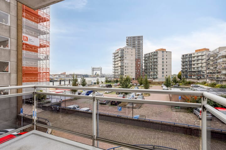 Photo 3 of Maasplein 69