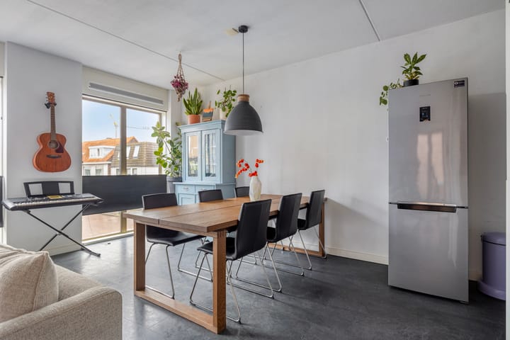 Photo 2 of Hooghuisstraat 18-A