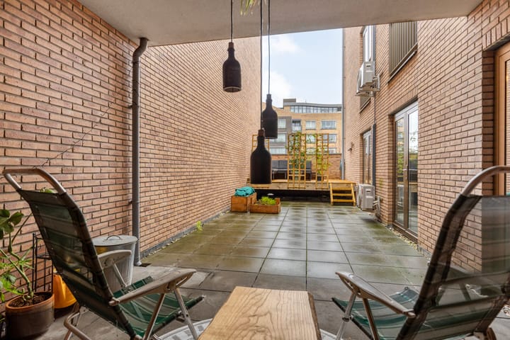 Photo 4 of Hooghuisstraat 18-A