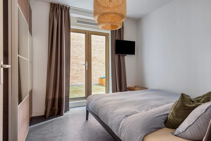 Photo 12 of Hooghuisstraat 18-A