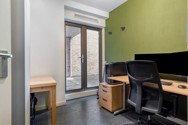 Photo 13 of Hooghuisstraat 18-A