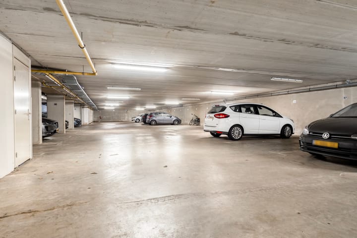 Photo 22 of Hooghuisstraat 18-A