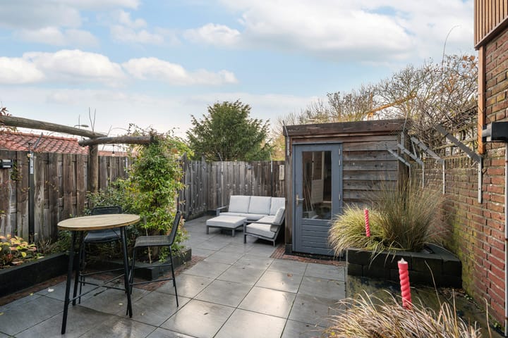 Photo 4 of Emmastraat 46