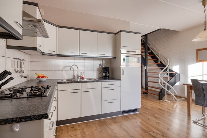 Foto 3 van Meester Holtropstraat 16