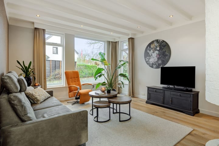 Photo 4 of Helster 8