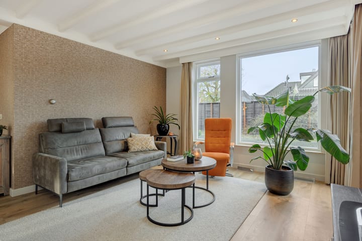 Photo 14 of Helster 8