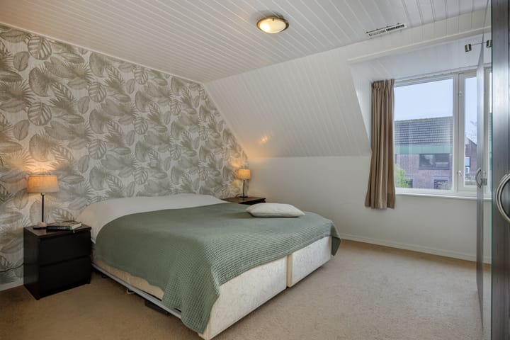 Photo 33 of Helster 8