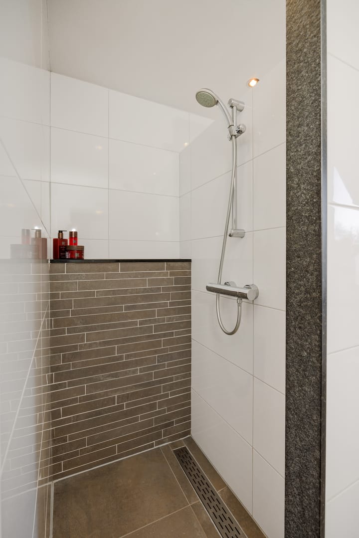 Photo 40 of Helster 8