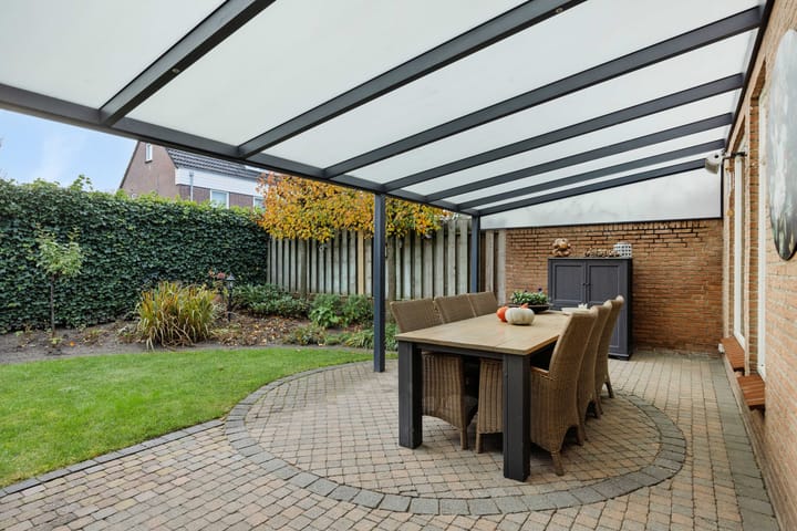 Photo 47 of Helster 8