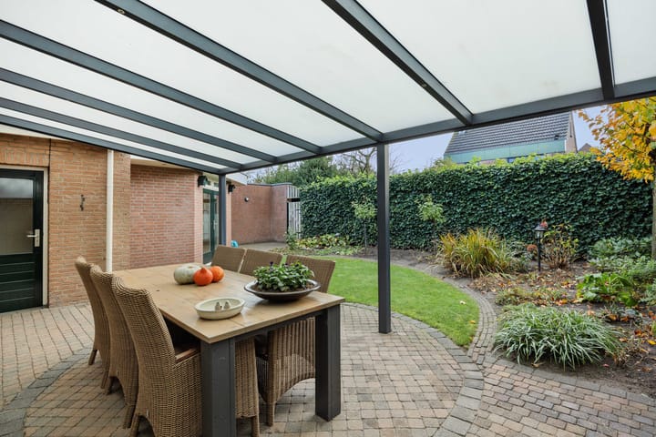 Photo 48 of Helster 8