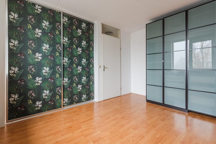 Foto 16 van Moerbeeklaan 11