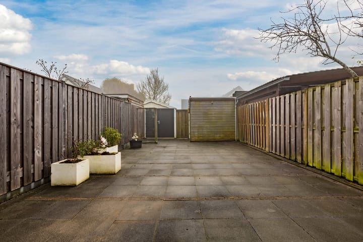 Foto 28 van Moerbeeklaan 11