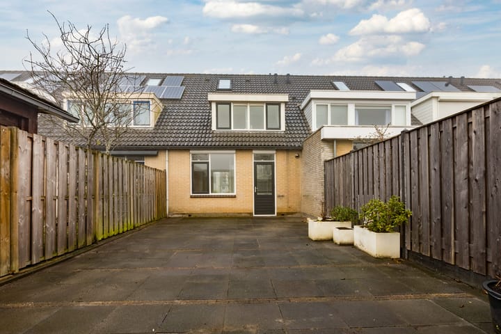 Foto 30 van Moerbeeklaan 11