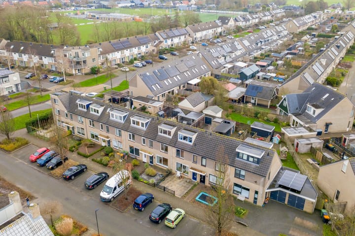 Foto 34 van Moerbeeklaan 11