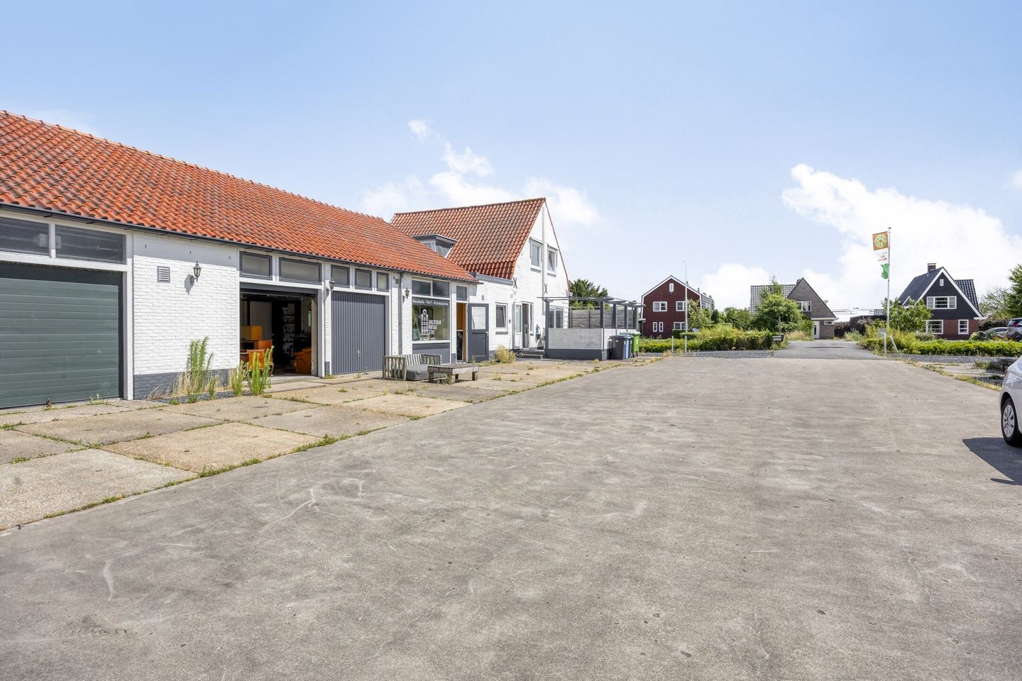 View photo 2 of Aalsmeerderweg 443