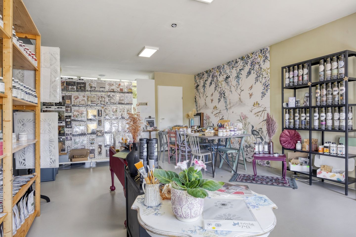 View photo 4 of Aalsmeerderweg 443